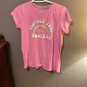 🩷⭐️⭐️free t-shirt for the first buyer to purchase something from my closet.⭐️⭐️